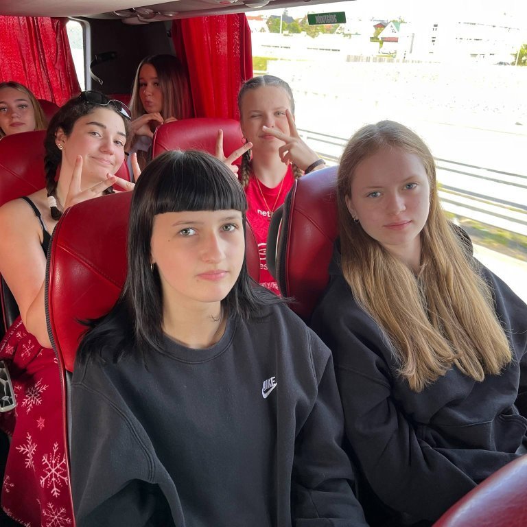 messenger_creation_32ffa964-1e77-45ee-a765-2b683b227ea6