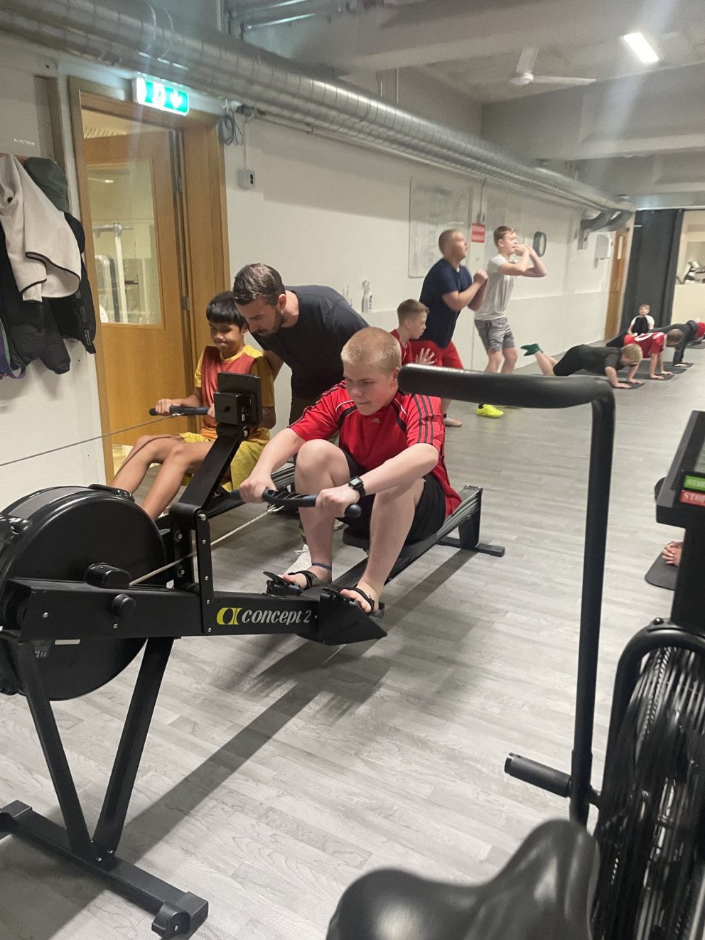 Jólastöðvar unglinga