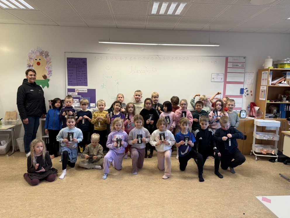 Nemendum færðar góðar gjafir