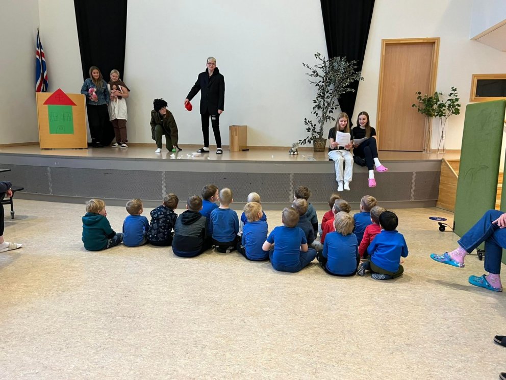 Leiklistarsmiðjan bauð upp á sýninguna Láka