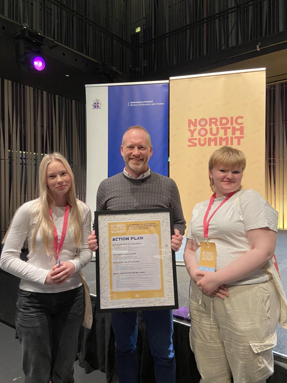 Guðmundur Ingi Guðbrandsson, félags- og vinnumarkaðsráðherra og samstarfsráðherra Norðurlanda ásamt …