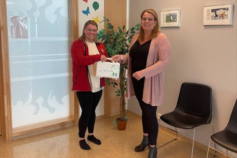 Gjöf frá Slysavarnadeildinni Unu í Garði