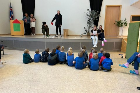 Leiklistarsmiðjan bauð upp á sýninguna Láka