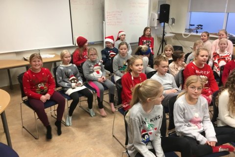 Líf og fjör hjá skólakór Sandgerðisskóla