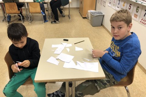 Samvinnuverkefni hjá 1. og 6. bekk