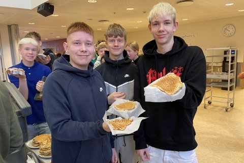 Til hamingju með daginn!