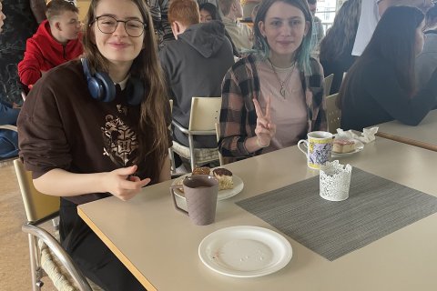 Snúðar og kakó á kaffistofu starfsmanna