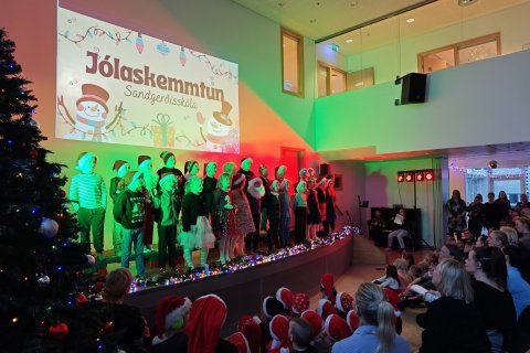 Jólaskemmtun og litlu jólin