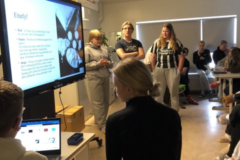 Jafningjafræðsla - Lof mér að falla