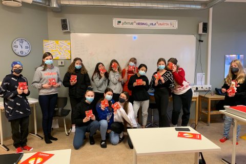 Gjöf frá Slysavarnadeildinni Unu í Garði