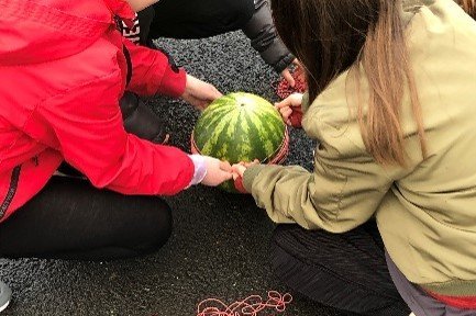 Sprengjusérfræðingar í Sandgerðisskóla